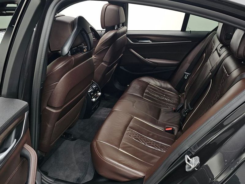 2021 BMW 5 Series 523d M Sport photo 26