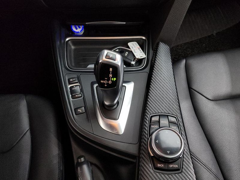 2015 BMW 3 Series GT 320d photo 9