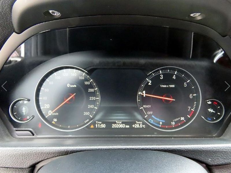 2013 BMW 3 Series 320i photo 9