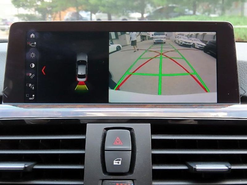 2013 BMW 3 Series 320i photo 14