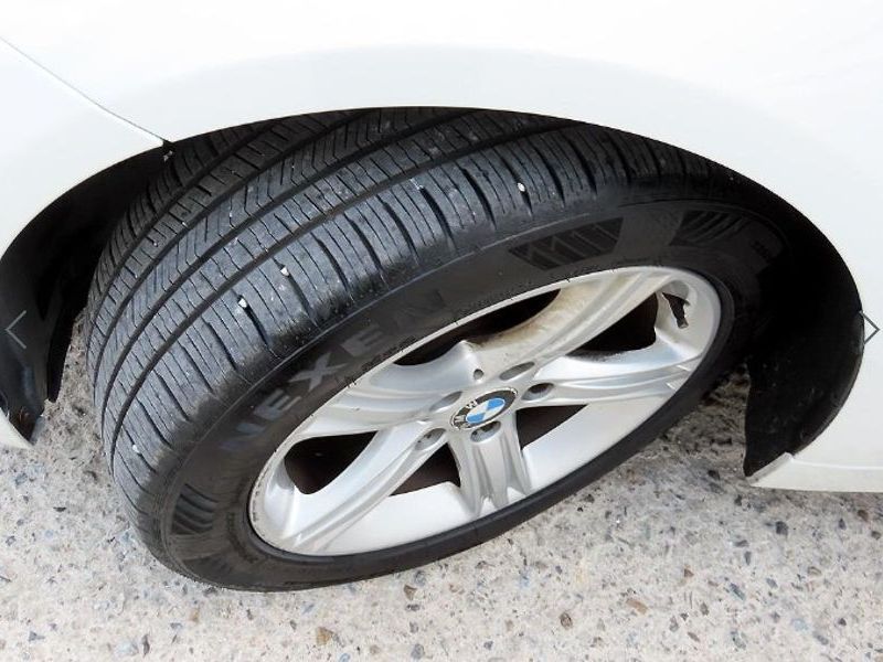 2013 BMW 3 Series 320i photo 19