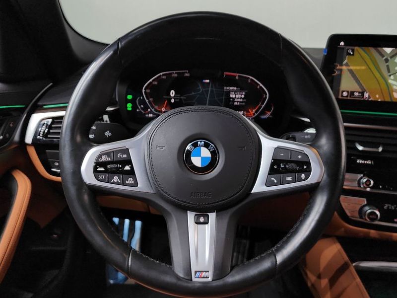 2022 BMW 5 Series 520i M Sport photo 13