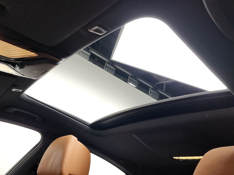 2022 BMW 5 Series 520i M Sport photo 18