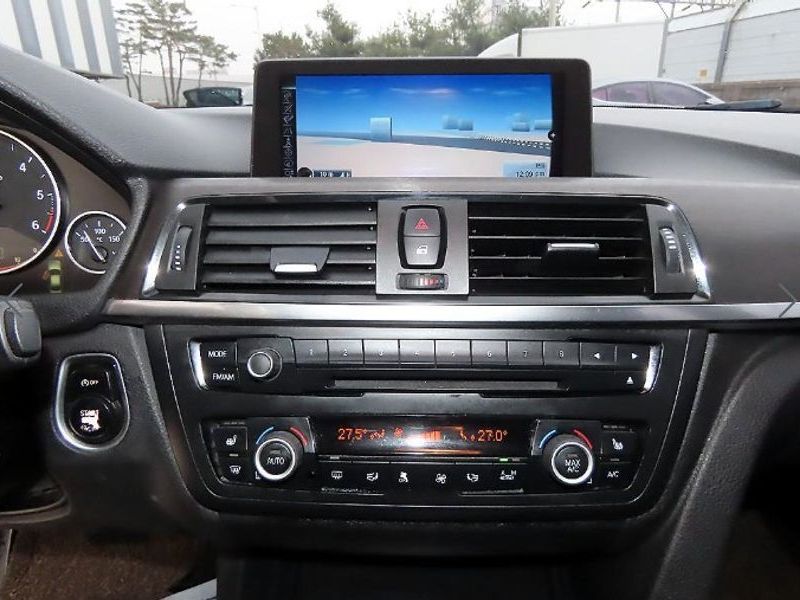 2014 BMW 3 Series 320d xDrive photo 12