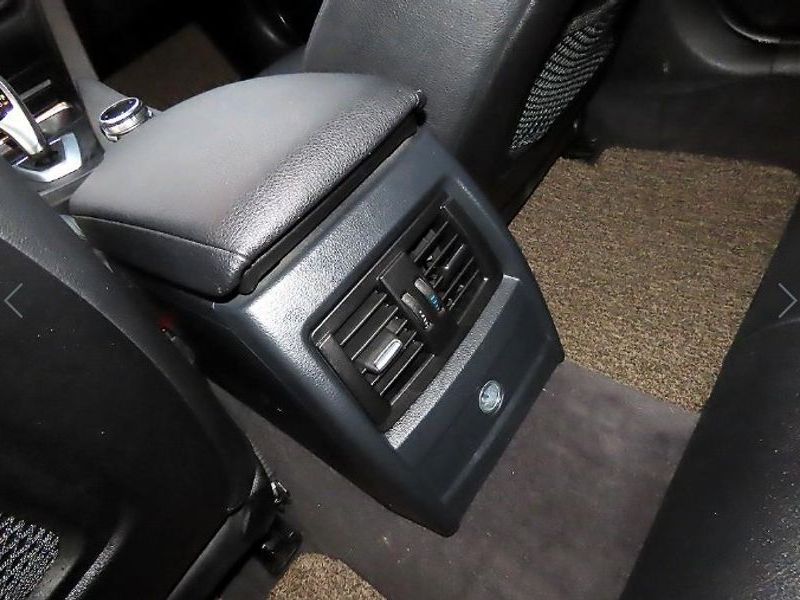 2014 BMW 3 Series 320d xDrive photo 16