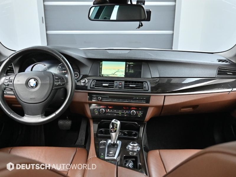 2013 BMW 5 Series 520d photo 7