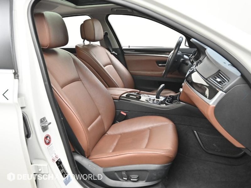 2013 BMW 5 Series 520d photo 10