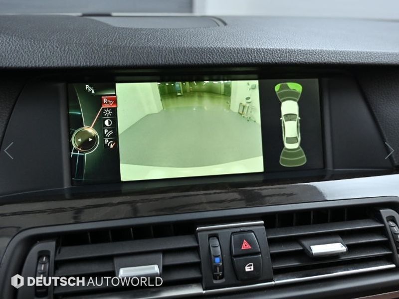 2013 BMW 5 Series 520d photo 15
