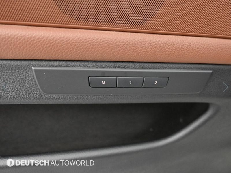 2013 BMW 5 Series 520d photo 16