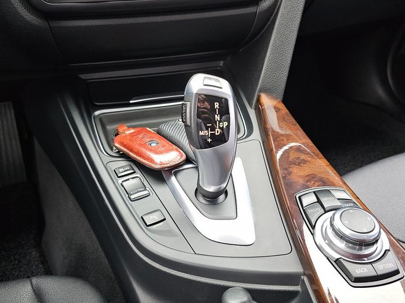 2013 BMW 3 Series 320d xDrive photo 9