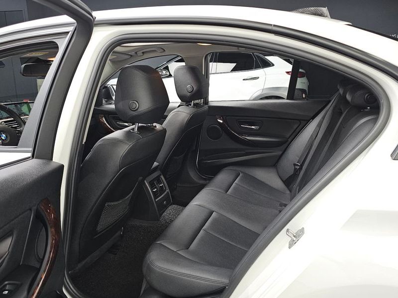 2013 BMW 3 Series 320d xDrive photo 12