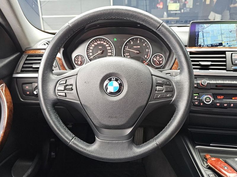 2013 BMW 3 Series 320d xDrive photo 13