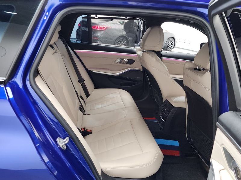 2021 BMW 3 Series M340i xDrive Touring photo 11