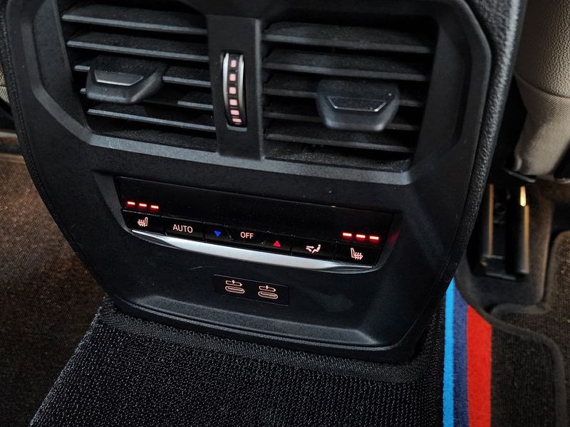 2021 BMW 3 Series M340i xDrive Touring photo 17