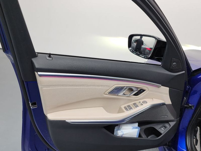 2021 BMW 3 Series M340i xDrive Touring photo 24