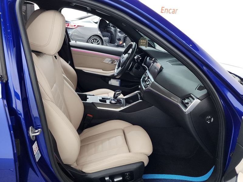 2021 BMW 3 Series M340i xDrive Touring photo 26