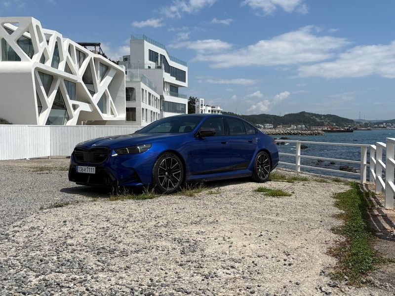 2026 BMW M5 Sedan photo 13