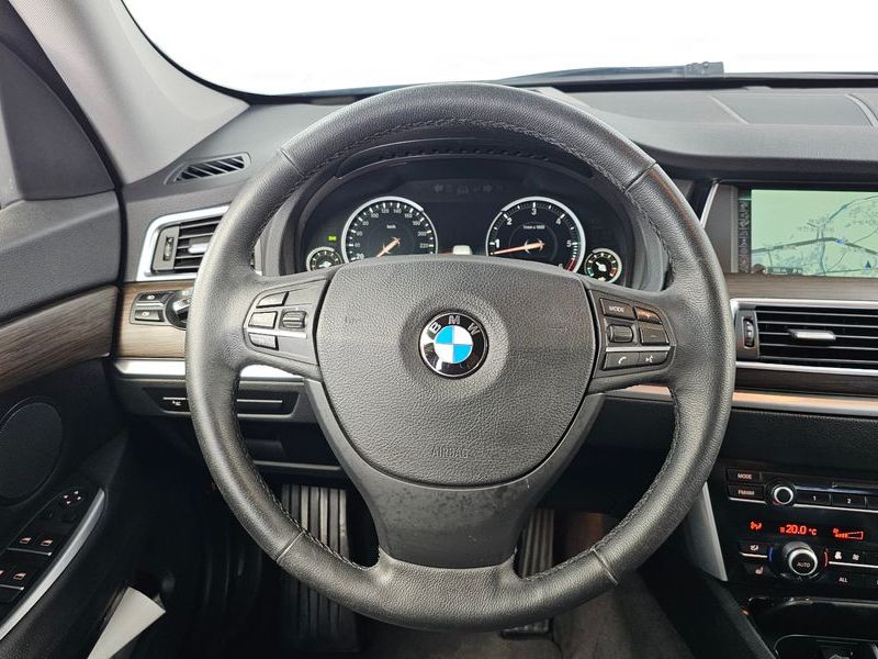2013 BMW 5 Series GT 30d xDrive photo 13