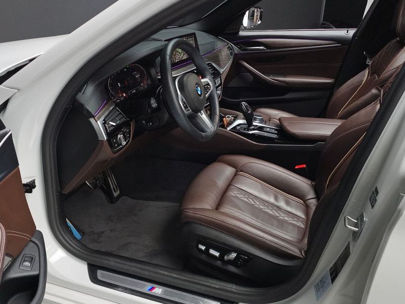 2020 BMW 5 Series 520i M Sport photo 11