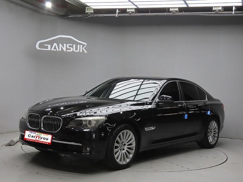 2012 BMW 7 Series 730d photo 1