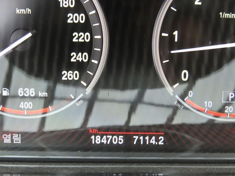 2012 BMW 7 Series 730d photo 8