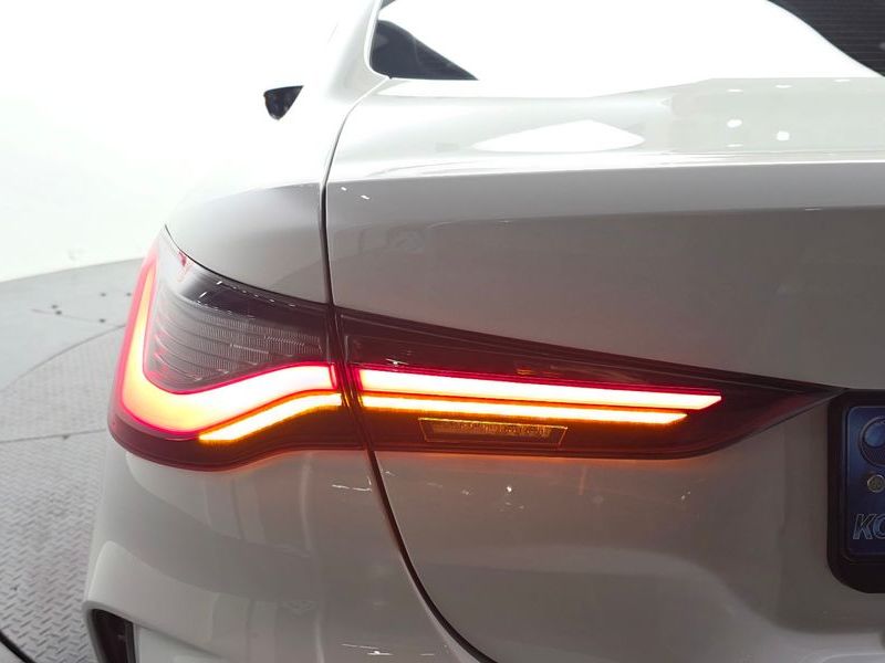 2021 BMW 4 Series 420i M Sport Coupe photo 23