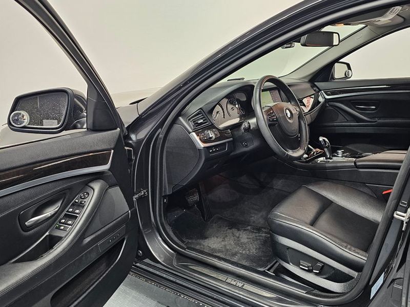 2012 BMW 5 Series 528i photo 10