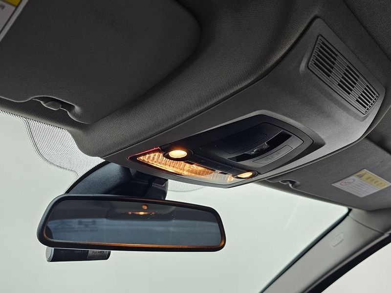 2012 BMW 5 Series 528i photo 15