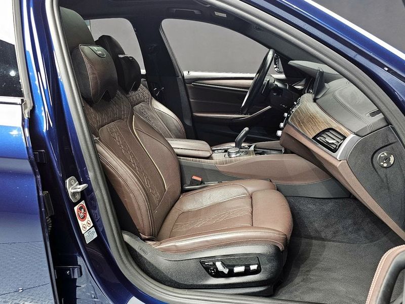 2017 BMW 5 Series 520d xDrive M Sport Package Plus photo 10