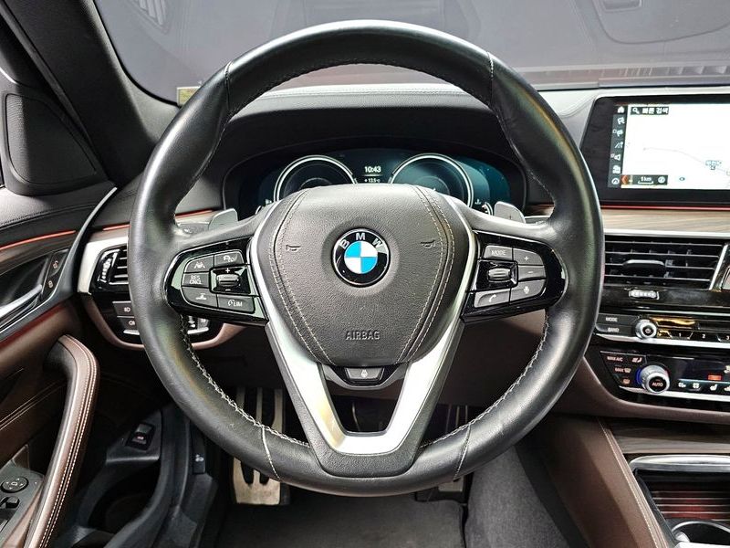 2017 BMW 5 Series 520d xDrive M Sport Package Plus photo 13