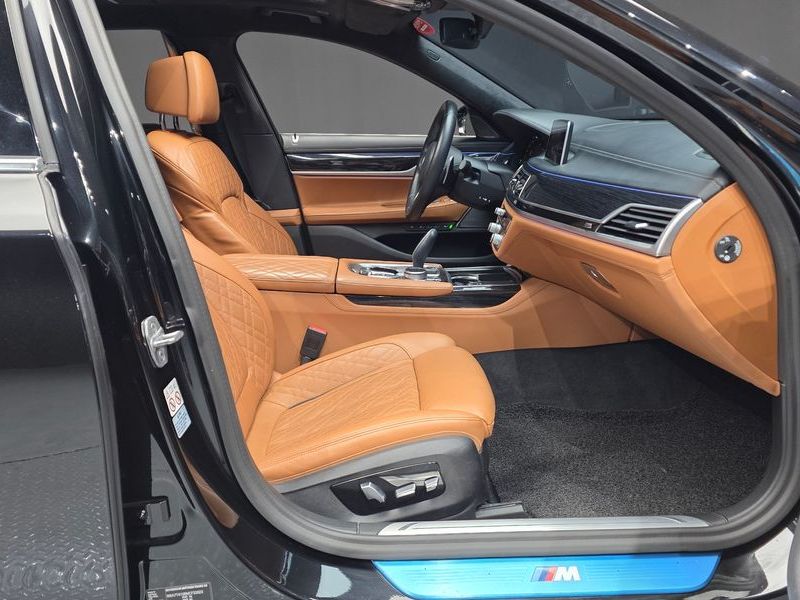 2021 BMW 7 Series 740Li xDrive M Sport Package photo 11