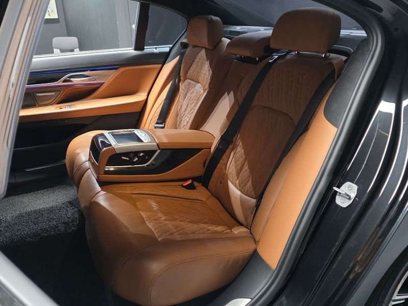 2021 BMW 7 Series 740Li xDrive M Sport Package photo 26