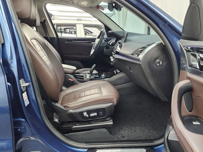 2020 BMW X3 xDrive 20i Luxury photo 11