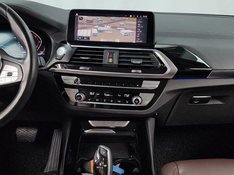 2020 BMW X3 xDrive 20i Luxury photo 14