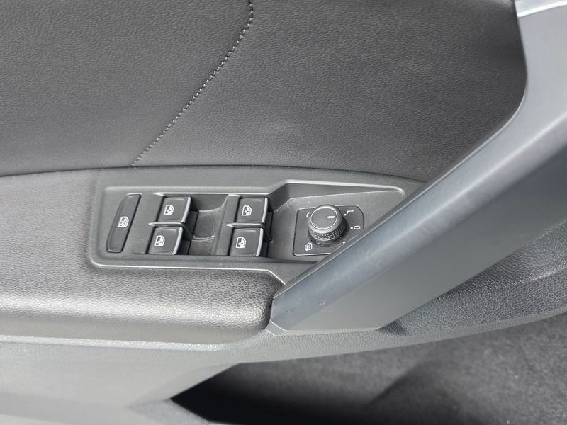 2022 Volkswagen Tiguan 2.0 TDI Premium photo 11