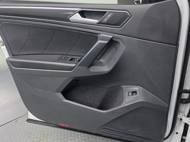 2022 Volkswagen Tiguan 2.0 TDI Premium photo 24
