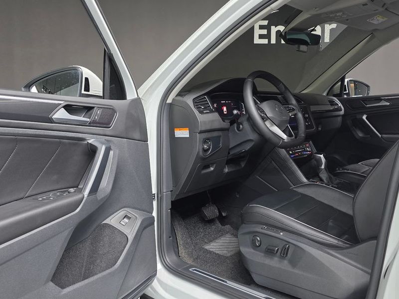 2022 Volkswagen Tiguan 2.0 TDI Premium photo 26