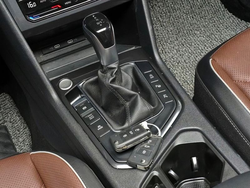 2023 Volkswagen Tiguan 2.0 TSI Prestige photo 9