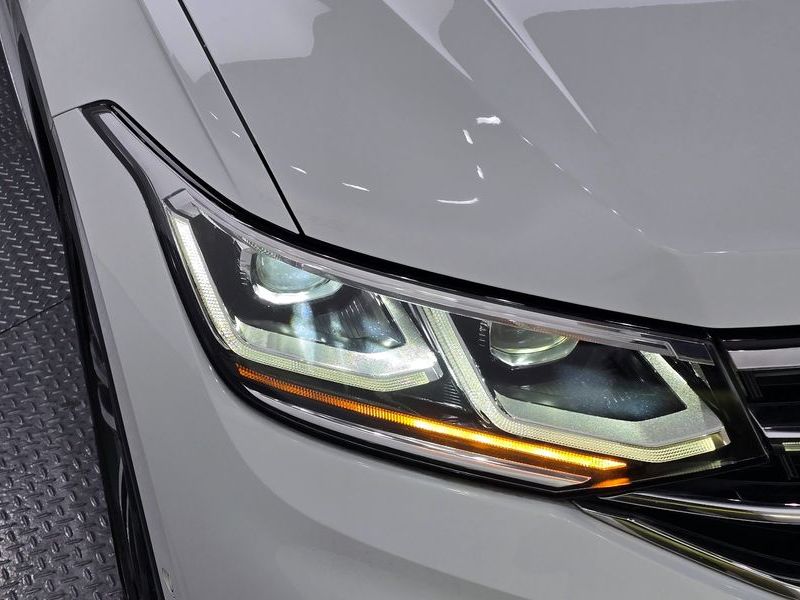 2023 Volkswagen Tiguan 2.0 TSI Prestige photo 23