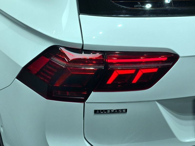 2023 Volkswagen Tiguan 2.0 TSI Prestige photo 24