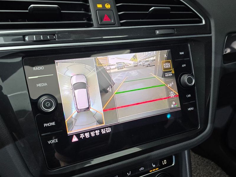 2020 Volkswagen Tiguan 2.0 TDI Prestige photo 15