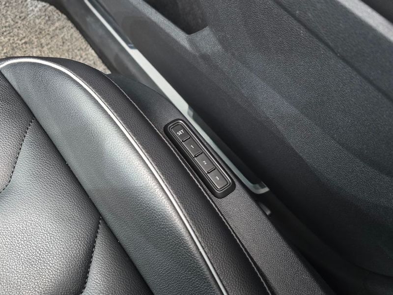 2020 Volkswagen Tiguan 2.0 TDI Prestige photo 28