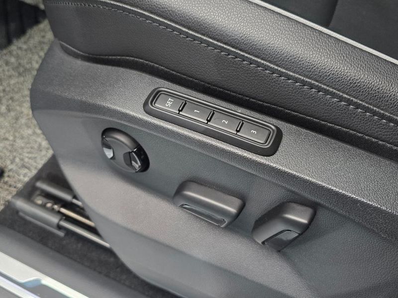 2020 Volkswagen Tiguan 2.0 TDI Prestige photo 30