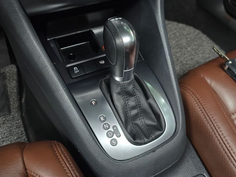 2012 Volkswagen Golf 1.4 TSI photo 9