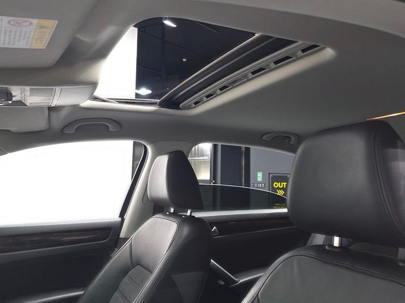 2015 Volkswagen Passat 2.0 TDI B7 photo 18