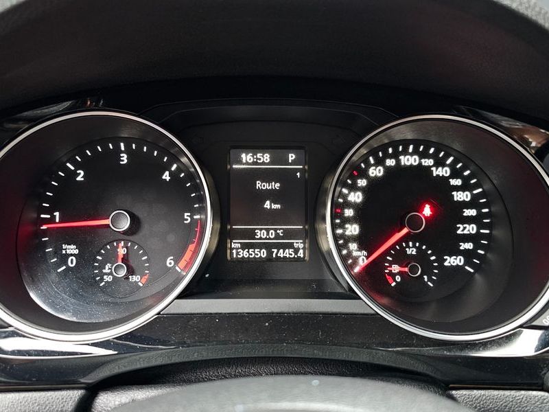2015 Volkswagen Jetta 2.0 TDI BlueMotion 6th photo 8