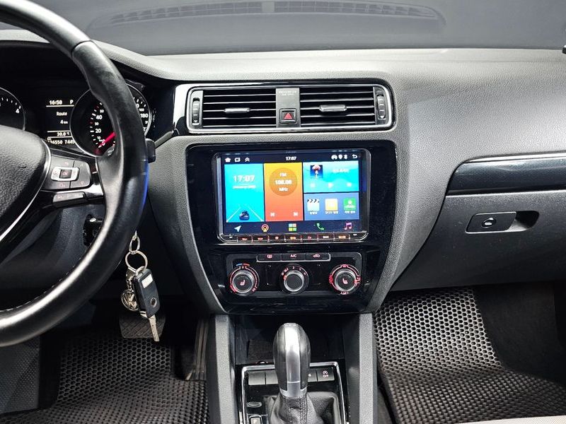 2015 Volkswagen Jetta 2.0 TDI BlueMotion 6th photo 13