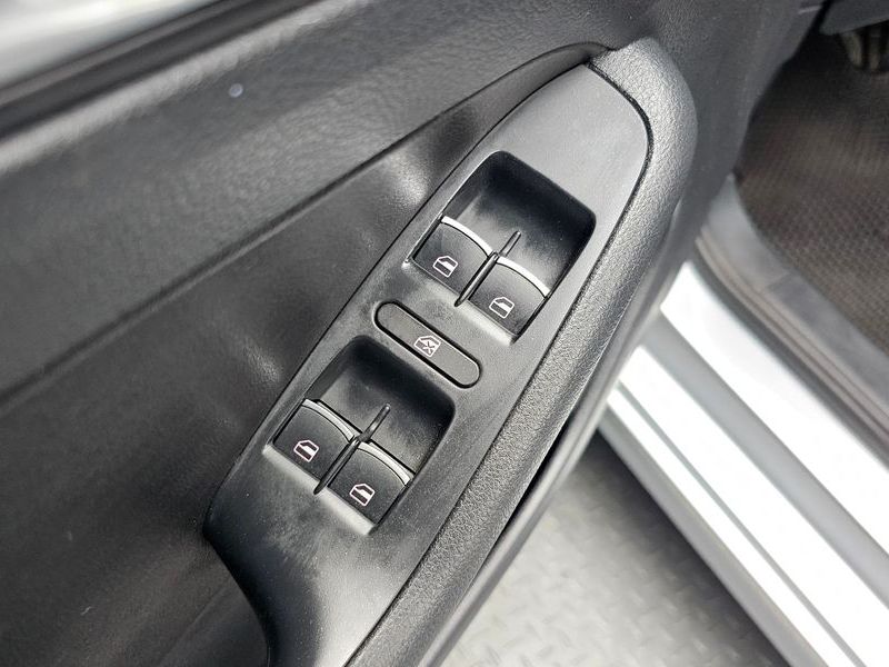 2015 Volkswagen Jetta 2.0 TDI BlueMotion 6th photo 19