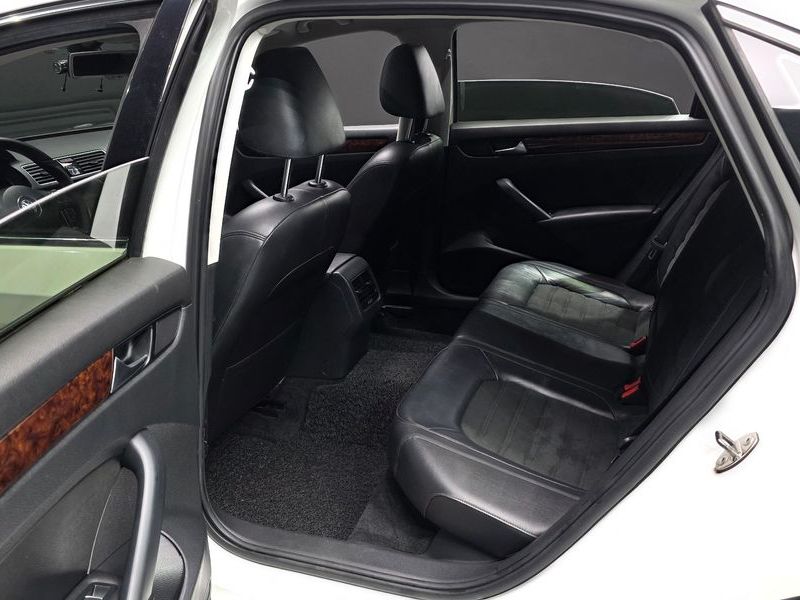 2013 Volkswagen Passat 2.0 TDI B7 photo 12