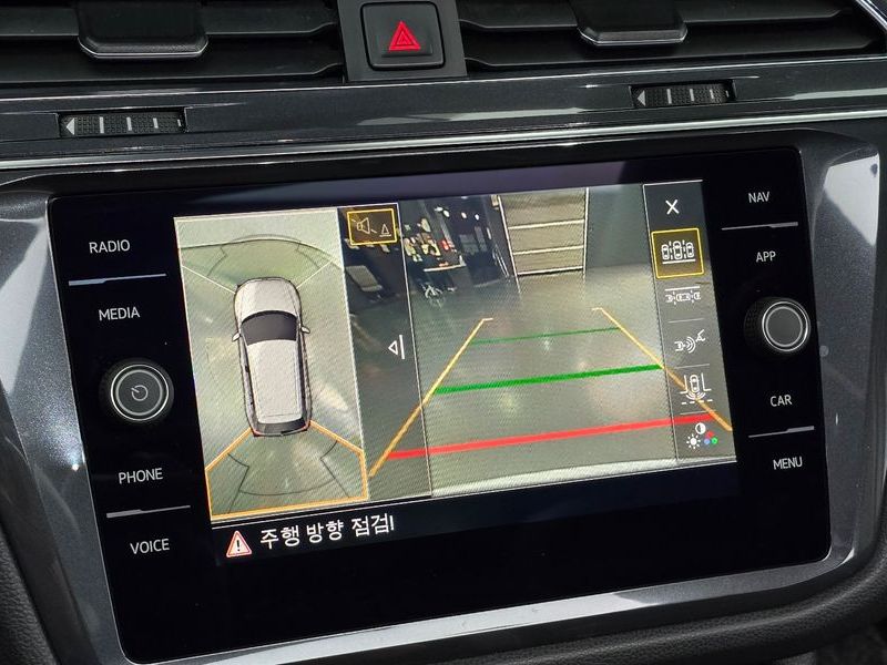 2020 Volkswagen Tiguan 2.0 TDI Prestige photo 16